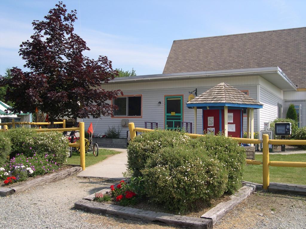Narrows Too Camping Resort Cabin 1 Trenton Exterior photo
